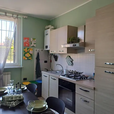 - With Private Parking Appartement Gallarate